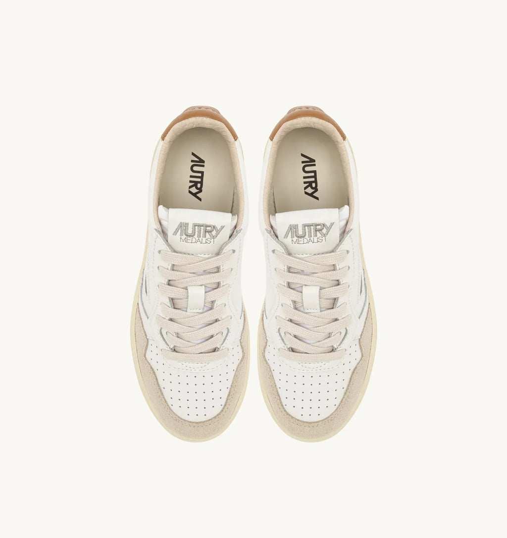 AUTRY - Baskets medalist low en daim et cuir blanc et brown sugar